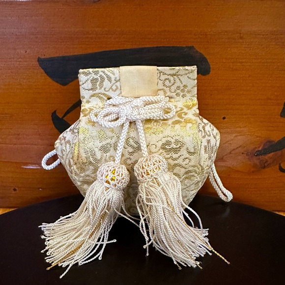 Japanese charm - Picture 1 of 5